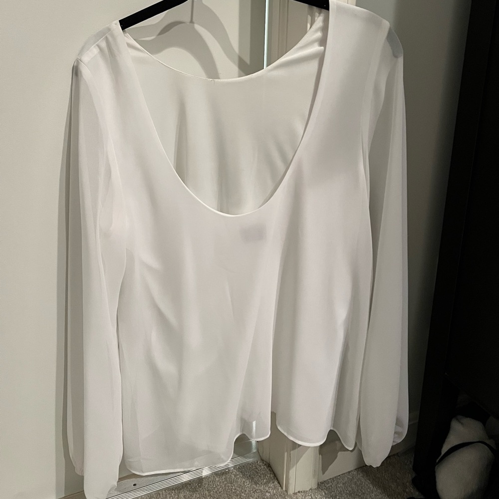 Show Me Your Mumu brand Top. Open in back. Sexy and Classy!